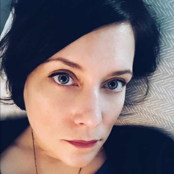 Meet your Posher, Amy - Picture 1 of 1